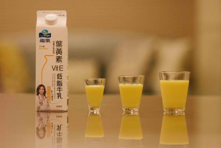 【開箱】福樂葉黃素低脂牛乳，許家庭一個清晰明亮的視界