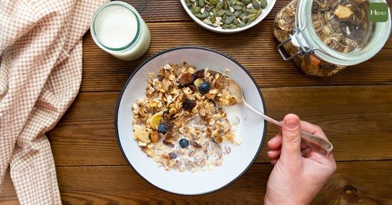 不管怎麼睡都好累！血脂肪超標三個壞習慣，你中了幾個？降血脂肪飲食四招，燕麥餐好選擇！