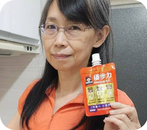 自從開始顧孫子，陪精力旺盛的孫子放電，常常覺得行動無力不順暢，最近開始喝桂格優步力...