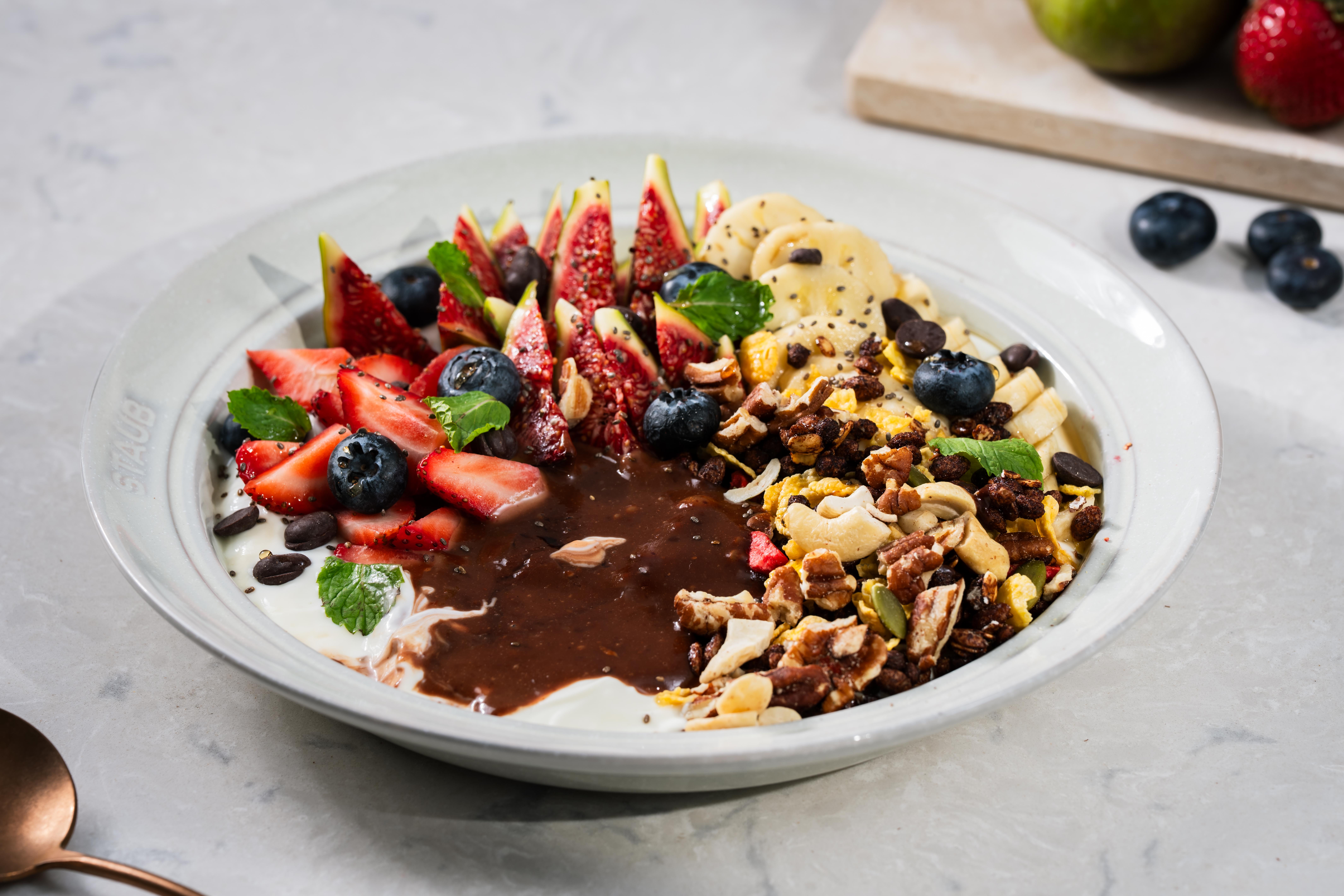 【居家好代謝食譜】超能蛋白莓果優格碗＆可可杏仁醬