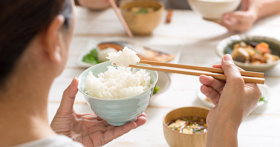 Stay Healthy by Eating Healthy! How Can Middle-Aged Eat Smart for Balanced Nutrition?