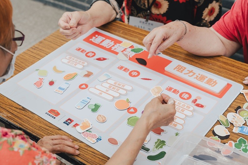 邀請歌手閻奕格擔任陪伴者 佳格讓營養教育深入長者生活日常 邀請歌手閻奕格擔任陪伴者 佳格讓營養教育深入長者生活日常